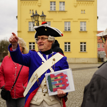 Stadführer vor dem Rathaus