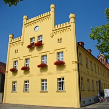 Tudor-Giebel des historischen Rathauses zu Peitz